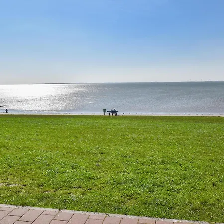 2 Bedroom Lovely In Appartement